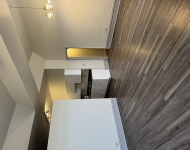 204 E Washington Street - Photo Thumbnail 1