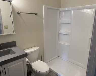 204 E Washington Street - Photo Thumbnail 7