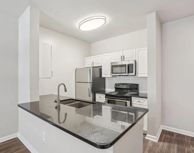 405 Phillip Boulevard - Photo Thumbnail 8
