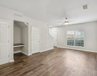 405 Phillip Boulevard - Photo Thumbnail 15