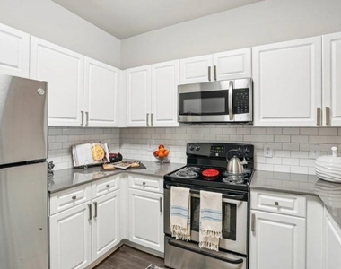 405 Phillip Boulevard - Photo Thumbnail 1