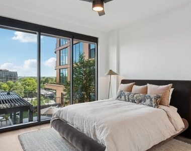 660 11th Street Nw - Photo Thumbnail 7