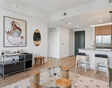 660 11th Street Nw - Photo Thumbnail 3