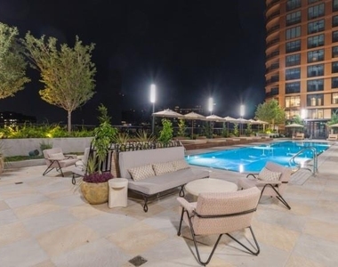 660 11th Street Nw - Photo Thumbnail 17