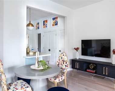 724 Charles Allen Drive Ne - Photo Thumbnail 7