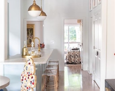 724 Charles Allen Drive Ne - Photo Thumbnail 2