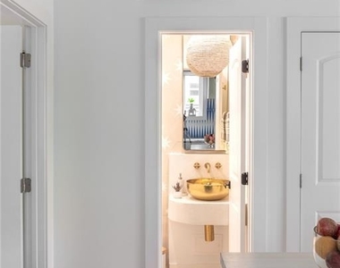 724 Charles Allen Drive Ne - Photo Thumbnail 9