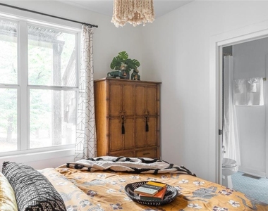 724 Charles Allen Drive Ne - Photo Thumbnail 12