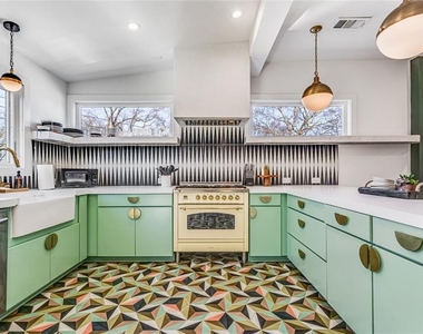 724 Charles Allen Drive Ne - Photo Thumbnail 14