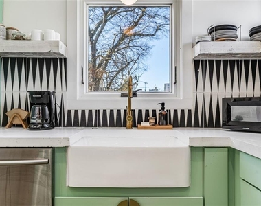 724 Charles Allen Drive Ne - Photo Thumbnail 19
