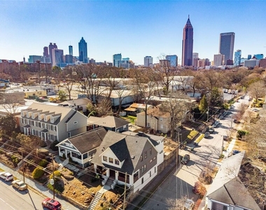 724 Charles Allen Drive Ne - Photo Thumbnail 3