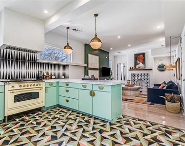 724 Charles Allen Drive Ne - Photo Thumbnail 17