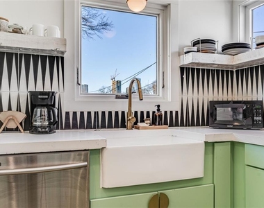 724 Charles Allen Drive Ne - Photo Thumbnail 18