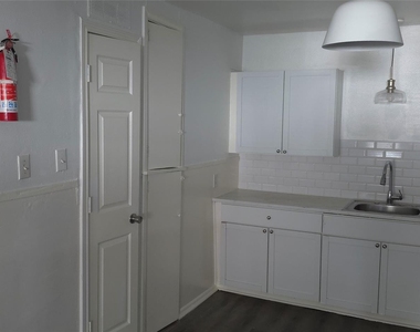 2811 Iola Street - Photo Thumbnail 2