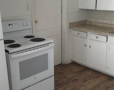 2811 Iola Street - Photo Thumbnail 10