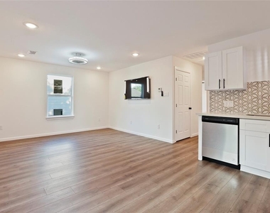 310 Delmar Street - Photo Thumbnail 9