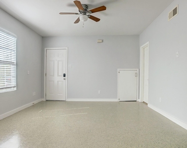 3345 Reeves Street - Photo Thumbnail 6