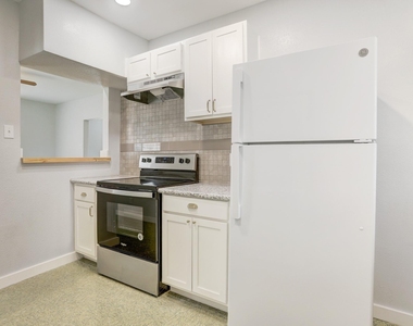 3345 Reeves Street - Photo Thumbnail 1