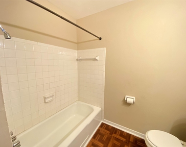 3024 Elgin Street - Photo Thumbnail 6
