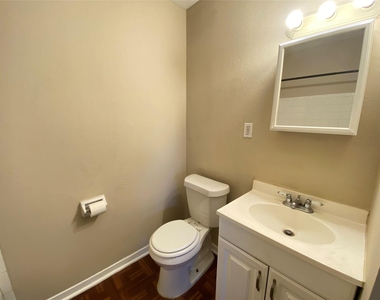 3024 Elgin Street - Photo Thumbnail 7