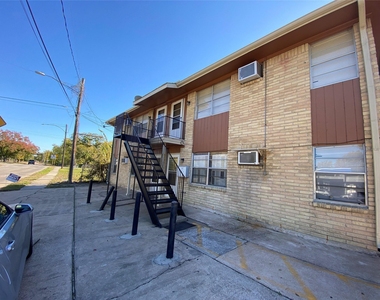 3024 Elgin Street - Photo Thumbnail 10