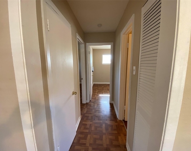 3024 Elgin Street - Photo Thumbnail 3