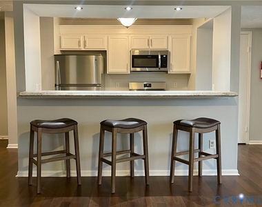 9397 London Tower Court - Photo Thumbnail 2