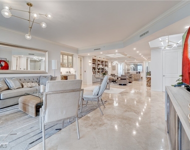 8787 Bay Colony Drive - Photo Thumbnail 11