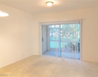 8073 Pacific Beach Drive - Photo Thumbnail 4