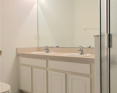 8073 Pacific Beach Drive - Photo Thumbnail 13