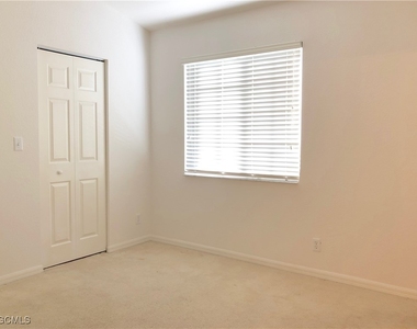 8073 Pacific Beach Drive - Photo Thumbnail 16
