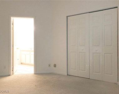 8073 Pacific Beach Drive - Photo Thumbnail 12