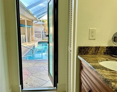 3766 Se 6th Avenue - Photo Thumbnail 17