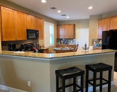 10602 Camarelle Circle - Photo Thumbnail 5