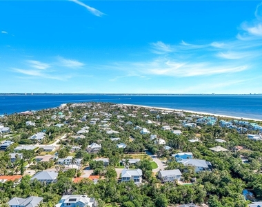 1111 Schooner Place - Photo Thumbnail 32