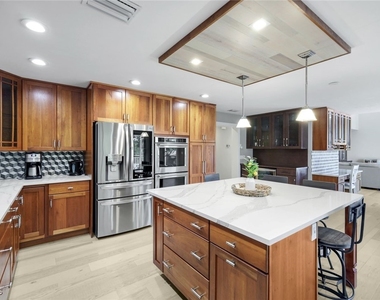 1111 Schooner Place - Photo Thumbnail 9