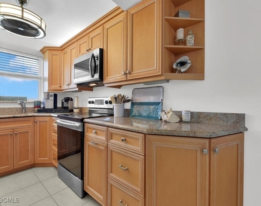 25730 Hickory Boulevard - Photo Thumbnail 6