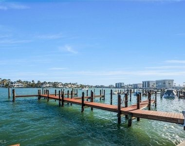 222 Harbour Drive - Photo Thumbnail 28