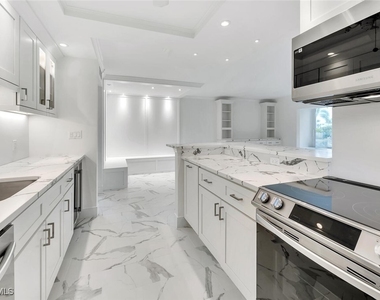 222 Harbour Drive - Photo Thumbnail 5
