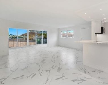 222 Harbour Drive - Photo Thumbnail 6