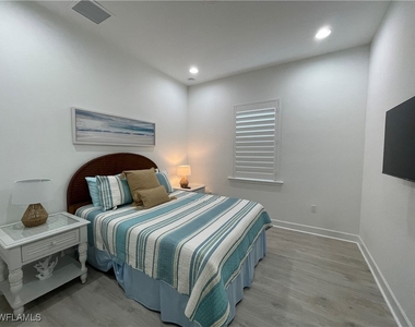 6984 Saona Court - Photo Thumbnail 39
