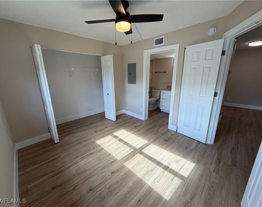 5315 Summerlin Road - Photo Thumbnail 11