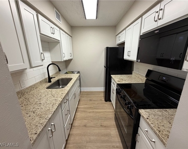 5315 Summerlin Road - Photo Thumbnail 4