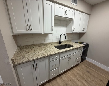 5315 Summerlin Road - Photo Thumbnail 5