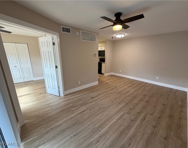 5315 Summerlin Road - Photo Thumbnail 3