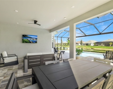 15804 Derna Street - Photo Thumbnail 21