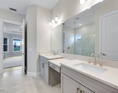 15804 Derna Street - Photo Thumbnail 14