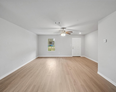 515 16th Street - Photo Thumbnail 3