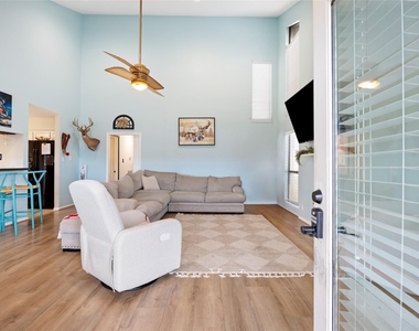 1114 Tiki Drive - Photo Thumbnail 8