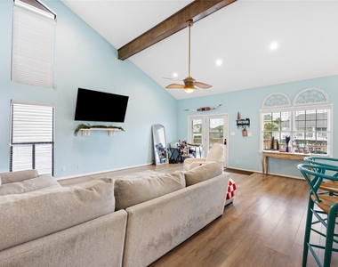 1114 Tiki Drive - Photo Thumbnail 16